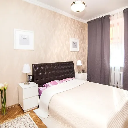 Lenina 3 *