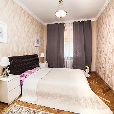 Lenina 3 *